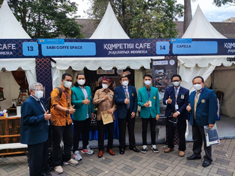 Foto Bersama Bapak Rektor UB dan Dirjen Kemenristekdikti fpusk 202111901